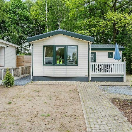 Comfortable Chalet With A Terrace At 3 Km From Baarle Nassau Bagian luar foto