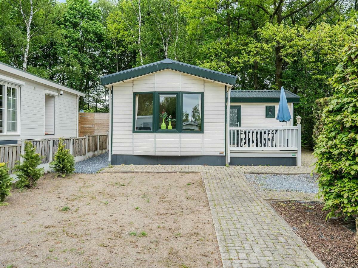 Comfortable Chalet With A Terrace At 3 Km From Baarle Nassau Bagian luar foto